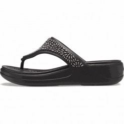 Crocs Damskie japonki Monterey Diamante Wedge Flip W (206343-001) 37/38 Czarny. Czarne klapki damskie Crocs, bez wzorów, bez obcasa, na platformie. W wyprzedaży za 169,00 zł.