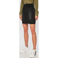 Answear - Spódnica. Czarne spódniczki damskie ANSWEAR, na co dzień, s, bez wzorów, z elastanu, casualowe, mini, proste. W wyprzedaży za 49,90 zł.