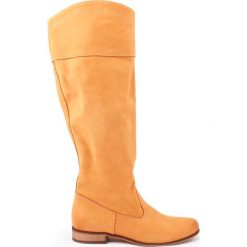 Wsuwane kozaki na niskim obcasie - skóra naturalna - model 125 - kolor camelowy. Szare kozaki damskie Zapato, na lato, z jeansu, eleganckie, na wysokim obcasie, na płaskiej podeszwie, bez zapięcia. W wyprzedaży za 366,75 zł.