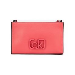 Calvin Klein Signature Cross body bag Czerwony. Czerwone torebki klasyczne damskie Calvin Klein, w paski, z materiału, bez dodatków. Za 462,95 zł.