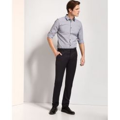 Koszula długi rękaw męska slim fit. Niebieskie koszule męskie na lato, m, z bawełny, eleganckie. W wyprzedaży za 49,99 zł.