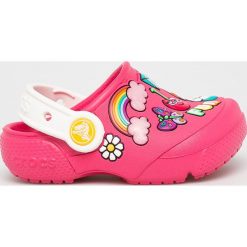 Crocs - Sandały dziecięce. Różowe sandały dziewczęce Crocs, z gumy, bez zapięcia. W wyprzedaży za 129,90 zł.