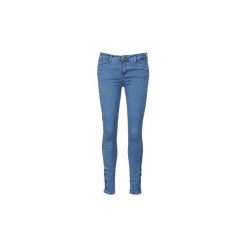 Jeansy slim fit Acquaverde ALFIE. Niebieskie jeansy damskie Acquaverde, bez wzorów, z jeansu. W wyprzedaży za 511,20 zł.