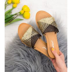 Klapki damskie Belle Women 4171 Złote. Żółte klapki damskie BELLE WOMEN, bez wzorów, z tworzywa sztucznego, bez obcasa, na płaskiej podeszwie. Za 49,00 zł.