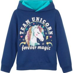 Bluza z kapturem i cekinami bonprix kobaltowy. Niebieskie bluzy dziewczęce bonprix, z aplikacjami, bez rękawów, z kapturem. Za 69,99 zł.