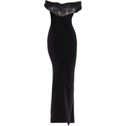 Sukienka ze sztrasami bonprix czarny. Czarne sukienki damskie bonprix, z aplikacjami, eleganckie, bez kołnierzyka, bez rękawów. Za 239,99 zł.