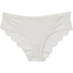 Figi hipster bonprix w kolorze szampana. Białe majtki damskie bonprix, w paski, z koronki. Za 32,99 zł.