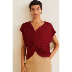 Mango - Top Tannia. Czerwone bluzki damskie Mango, s, bez wzorów, z poliesteru, bez kołnierzyka, z krótkim rękawem. W wyprzedaży za 39,90 zł.