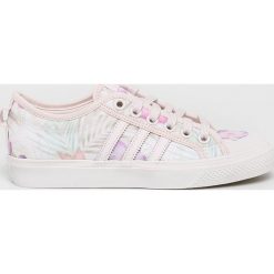 Adidas Originals - Tenisówki Nizza. Różowe trampki i tenisówki damskie adidas Originals, bez wzorów, ze skóry, na sznurówki. W wyprzedaży za 249,90 zł.