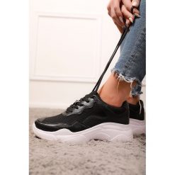 Damskie buty sportowe BLACKY. Czarne buty sportowe damskie Damskie buty sportowe BLACKY, bez wzorów, sportowe. W wyprzedaży za 49,00 zł.