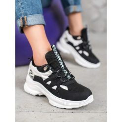 Modne sneakersy love. Sneakersy damskie WEIDE, ze skóry ekologicznej. Za 114,90 zł.