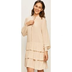 Only - Sukienka. Białe sukienki damskie ONLY, na co dzień, s, bez wzorów, z bawełny, casualowe, ze stójką, z długim rękawem, długie, mini, proste. W wyprzedaży za 99,90 zł.