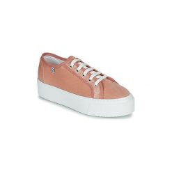 Buty Yurban SUPERTELA. Różowe trampki i tenisówki damskie Yurban, bez wzorów, bez zapięcia. Za 199,00 zł.
