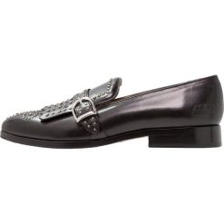 Melvin & Hamilton JESSY 26 Półbuty wsuwane black. Czarne mokasyny damskie marki Melvin & Hamilton, ze skóry. Za 759,00 zł.