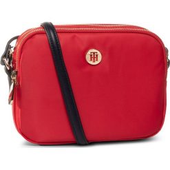 Torebka TOMMY HILFIGER - Poppy Crossover AW0AW07955 XAF. Czerwone listonoszki damskie TOMMY HILFIGER, bez wzorów, z materiału, bez dodatków. W wyprzedaży za 209,00 zł.