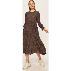 Answear - Sukienka. Czarne sukienki damskie ANSWEAR, na co dzień, s, w kwiaty, z wiskozy, casualowe, z okrągłym kołnierzem, z długim rękawem, długie, midi, proste. Za 219,90 zł.