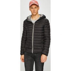 Review - Kurtka. Czarne płaszcze męskie Review, xl, bez wzorów, z poliesteru, krótkie, z kapturem. W wyprzedaży za 159,90 zł.