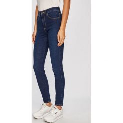 Wrangler - Jeansy. Niebieskie jeansy damskie Wrangler, z podwyższonym stanem. W wyprzedaży za 269,90 zł.