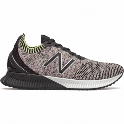 New Balance FuelCell WFCECCM. Buty sportowe damskie New Balance, bez wzorów, z tkaniny, tenisowe. W wyprzedaży za 299,99 zł.