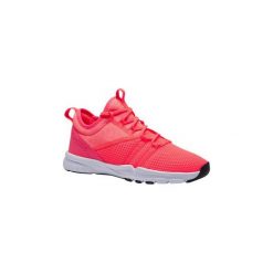 Buty fitness kardio damskie 120 różowe. Różowe buty sportowe damskie DOMYOS, bez wzorów, z poliesteru, na fitness i siłownię. Za 99,99 zł.