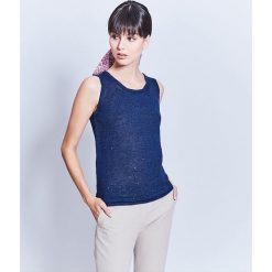 Top w kolorze granatowym. Niebieskie bluzki damskie Cacharel, m, klasyczne, z okrągłym kołnierzem. W wyprzedaży za 359,95 zł.