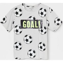 Wzorzysty t-shirt z aplikacją - Jasny szary. Szare t-shirty męskie Reserved, z aplikacjami, bez kołnierzyka. Za 39,99 zł.
