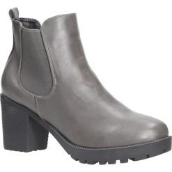 Szare botki na słupku casu d18x6/g. Szare botki damskie Casu, bez obcasa, na słupku, bez zapięcia. Za 149,99 zł.