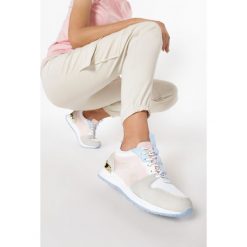 Różowe Sneakersy Nereiroe. Różowe buty sportowe damskie Born2be, bez wzorów, sportowe. Za 89,99 zł.