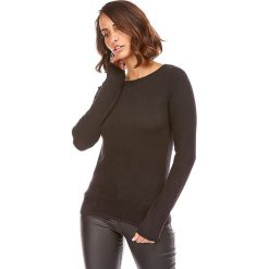 Sweter w kolorze czarnym. Czarne swetry damskie L'étoile du cachemire, bez wzorów, z kaszmiru, klasyczne, bez rękawów, bez kaptura. W wyprzedaży za 129,95 zł.