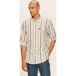 Lee - Koszula. Białe koszule męskie Lee, s, bez wzorów, z bawełny, casualowe, button down, z długim rękawem. W wyprzedaży za 149,90 zł.