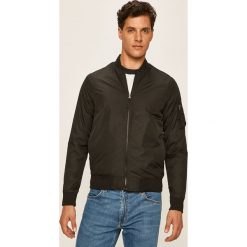 Produkt by Jack & Jones - Kurtka bomber. Czarne płaszcze męskie PRODUKT by Jack & Jones, xl, bez wzorów, z poliesteru, krótkie, bez kaptura. W wyprzedaży za 129,90 zł.