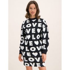 Sukienka dzianinowa LOVE MOSCHINO W5B2000M 4139. Czarne sukienki damskie Love Moschino, m, bez wzorów, z bawełny, bez kołnierzyka, bez rękawów. W wyprzedaży za 519,00 zł.