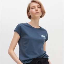 T-shirt z haftem -. T-shirty damskie Reserved, s, z haftami, bez kołnierzyka. Za 29,99 zł.
