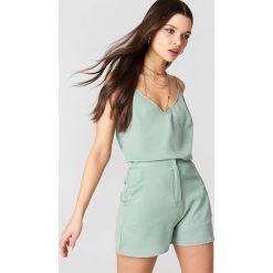 NA-KD Boho Szorty z wysokim stanem - Green. Zielone bermudy damskie NA-KD Boho, z poliesteru, boho, z podwyższonym stanem. Za 121,95 zł.