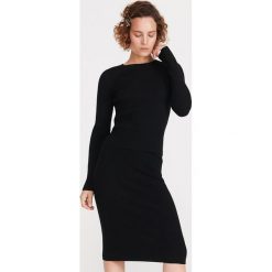 Sweter z prazkowanej dzianiny - Czarny. Czarne swetry damskie Reserved, s, bez wzorów, z dzianiny, bez rękawów, bez kaptura. Za 59,99 zł.