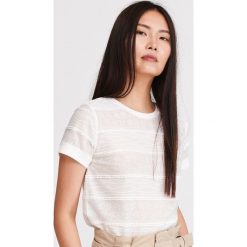 T-shirt ze strukturalnej dzianiny - Kremowy. Białe t-shirty damskie Reserved, xl, bez wzorów, z dzianiny, bez kołnierzyka. W wyprzedaży za 39,99 zł.