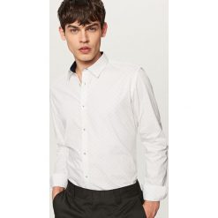 Koszula z podwijanymi rękawami slim fit - Jasny szar. Białe koszule męskie slim marki Reserved, l. W wyprzedaży za 59,99 zł.