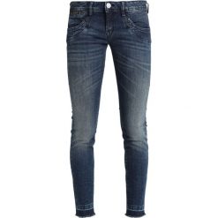 Herrlicher PIPER SLIM CROPPED Jeansy Slim Fit open up. Niebieskie jeansy damskie marki Herrlicher, bez wzorów, z elastanu. Za 509,00 zł.