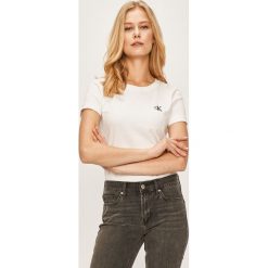 Calvin Klein Jeans - T-shirt. Czarne bluzki damskie Calvin Klein Jeans, s, bez wzorów, z bawełny, z okrągłym kołnierzem. Za 139,90 zł.