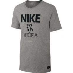 Nike Koszulka męska F.C. Victoria Tee szara r. M (805539 063). Szare koszulki sportowe męskie Nike, m. Za 97,11 zł.