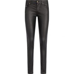 Jeansy Slim Fit Versace Jeans Couture A1HUB0KV. Czarne jeansy damskie Versace Jeans Couture, bez wzorów, z elastanu. W wyprzedaży za 629,00 zł.
