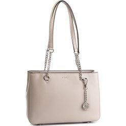 Torebka DKNY - R84A3915 Fog. Brązowe torebki klasyczne damskie DKNY, bez wzorów, ze skóry, klasyczne, bez dodatków. W wyprzedaży za 859,00 zł.