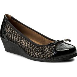 Półbuty CAPRICE - 9-22350-29 Bronce Multi 955. Czarne półbuty damskie na koturnie Caprice, ze skóry ekologicznej. W wyprzedaży za 189,00 zł.