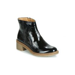 Botki Kickers OXYMORA. Czarne botki damskie Kickers, bez obcasa, bez zapięcia. W wyprzedaży za 426,30 zł.