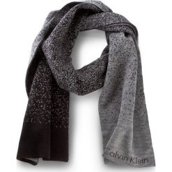 Szal CALVIN KLEIN - Jess3 Scarf K50K501989 902. Czarne szaliki damskie marki Calvin Klein, z materiału. W wyprzedaży za 179,00 zł.