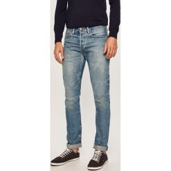 Polo Ralph Lauren - Jeansy The Sullivan Slim. Niebieskie jeansy męskie Polo Ralph Lauren, z aplikacjami. W wyprzedaży za 379,90 zł.