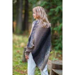 Espresso Multikolorowy Sweter-Ponczo. Pomarańczowe poncza damskie marki Molly.pl, uniwersalny, bez wzorów. W wyprzedaży za 84,95 zł.