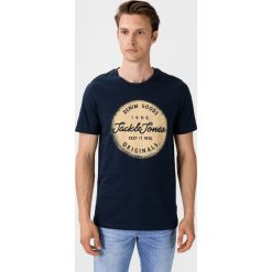 Jack & Jones Torino Koszulka Niebieski. Niebieskie podkoszulki męskie Jack & Jones, s, z nadrukiem, z bawełny, bez kołnierzyka, z krótkim rękawem, krótkie. Za 57,95 zł.