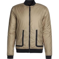 Under Armour SPORTSTYLE REACTOR Kurtka sportowa canvas. Brązowe kurtki sportowe męskie marki Under Armour, m, z materiału. W wyprzedaży za 607,20 zł.