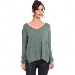 Sweter "Talia" w kolorze khaki. Brązowe swetry klasyczne damskie marki Cosy Winter, s, ze splotem. W wyprzedaży za 181,95 zł.